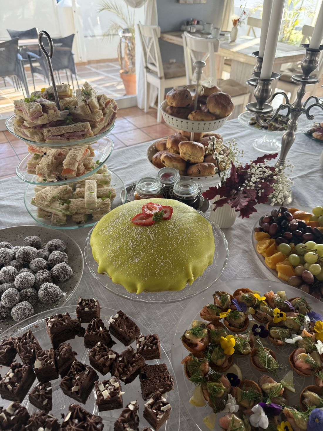 Inside Julia Gastro House, Benavista